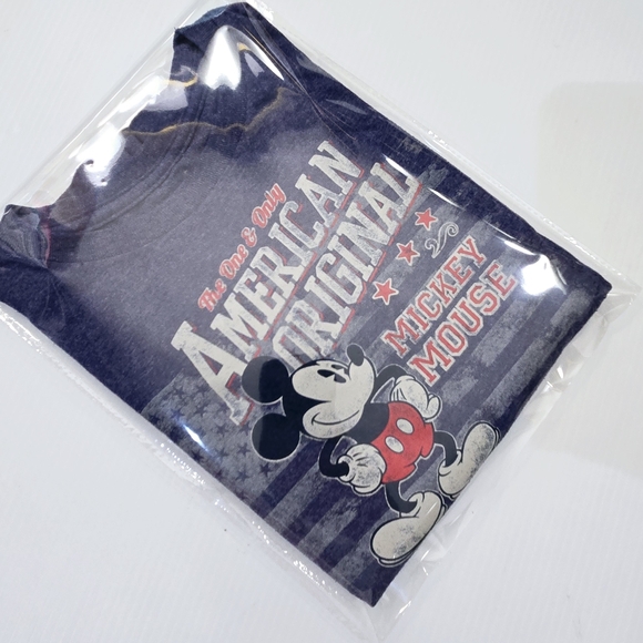 Disney Store~The One And Only American Original Mickey Mouse Kids T-Shirt Size M - Picture 4 of 4